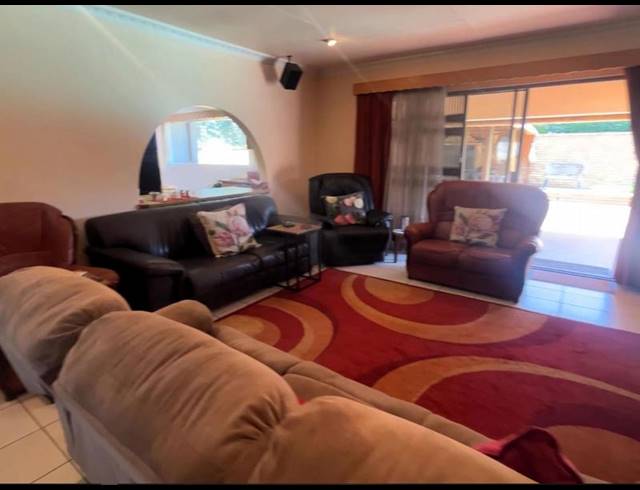 5 BEDROOM HOUSE FOR SALE IN SUNWARD PARK